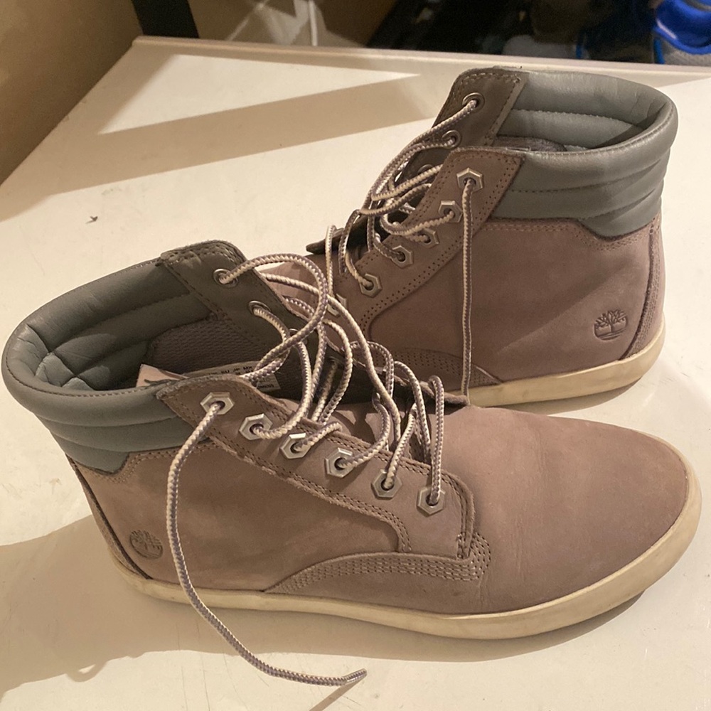 Grey timberland high top tennis shoes suede